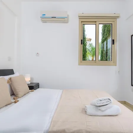 Palms 3-br In Villa