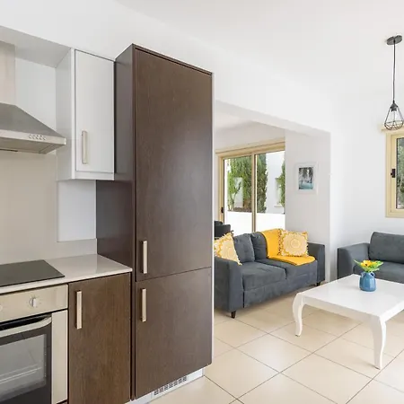 Palms 3-br In *