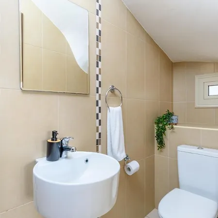 Palms 3-br In Villa *