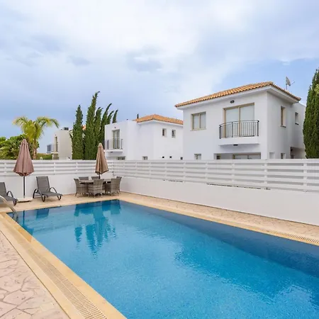 Palms 3-br In Villa Protaras