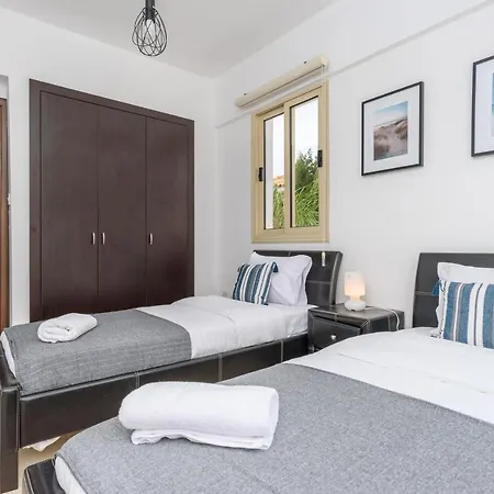 Palms 3-br In