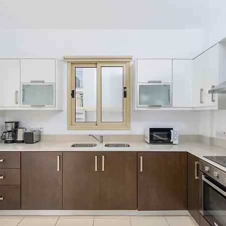 Palms 3-br In *