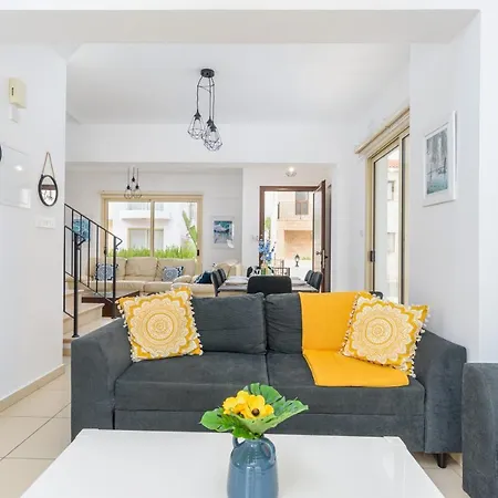 Palms 3-br In Villa